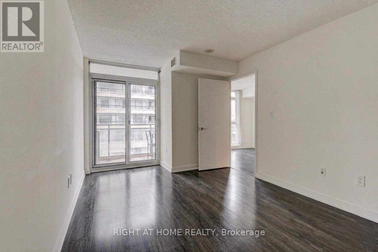 703 - 10 CAPREOL COURT Image 7