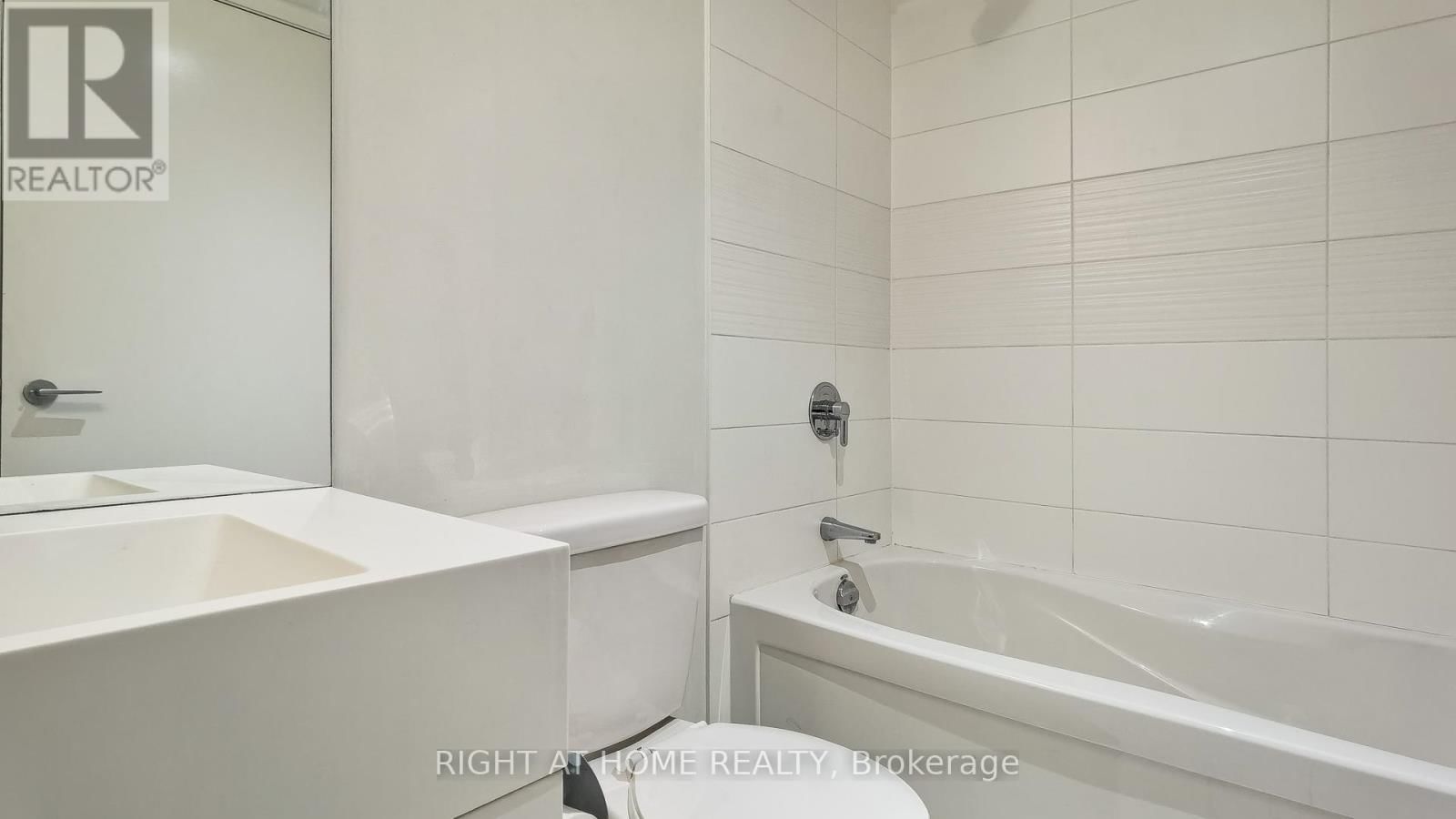 703 - 10 CAPREOL COURT Image 9