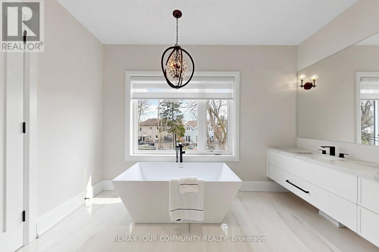 97 RANEE AVENUE Image 34