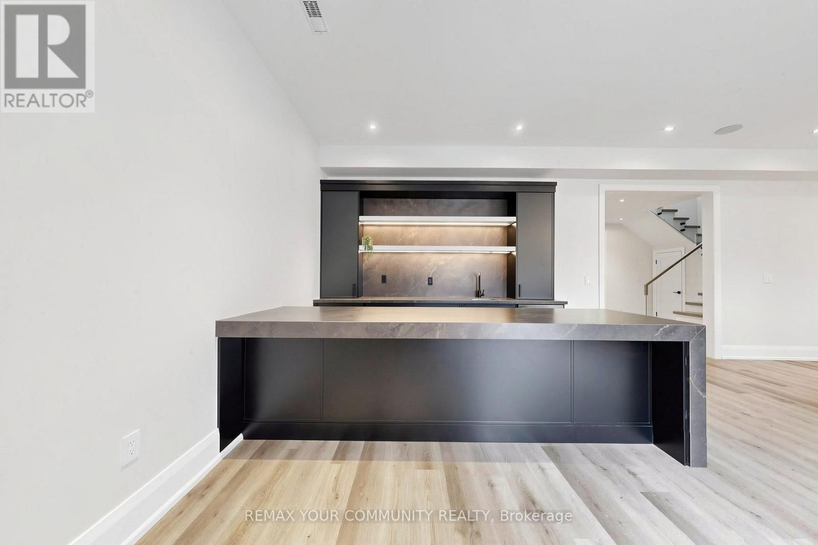 97 RANEE AVENUE Image 40