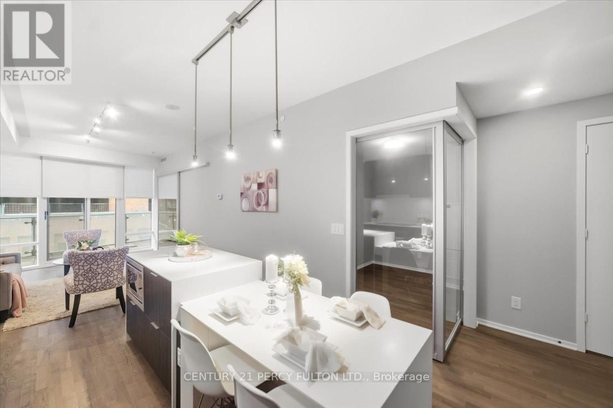 313 - 1 BLOOR STREET EAST Image 13