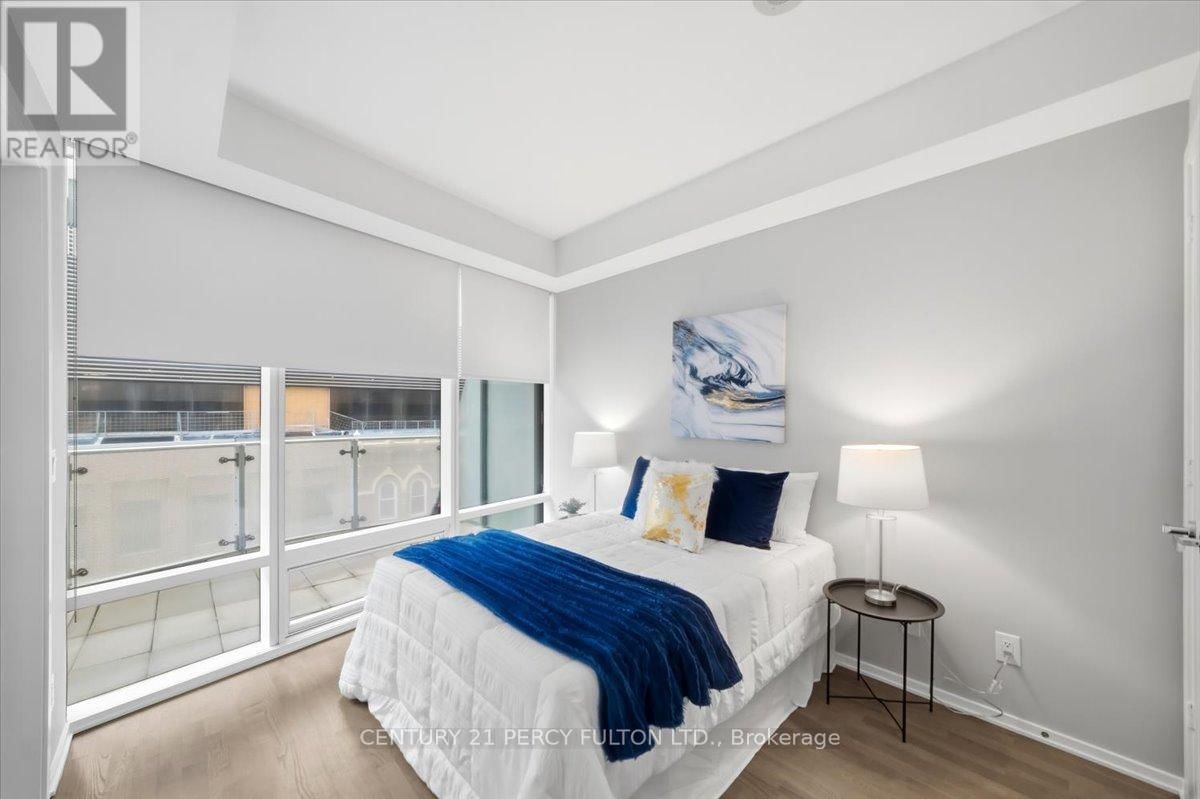 313 - 1 BLOOR STREET EAST Image 14