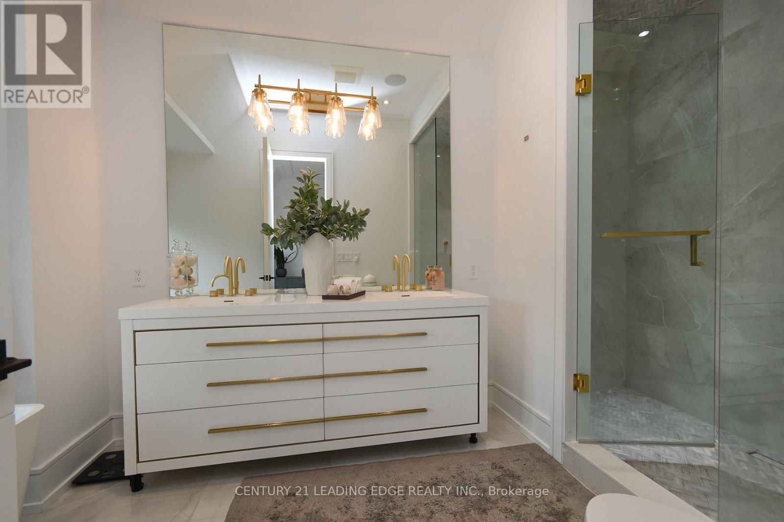 119 STIBBARD AVENUE Image 17