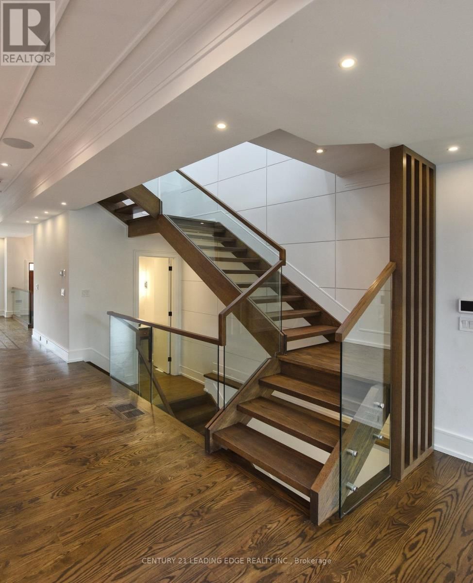 119 STIBBARD AVENUE Image 20