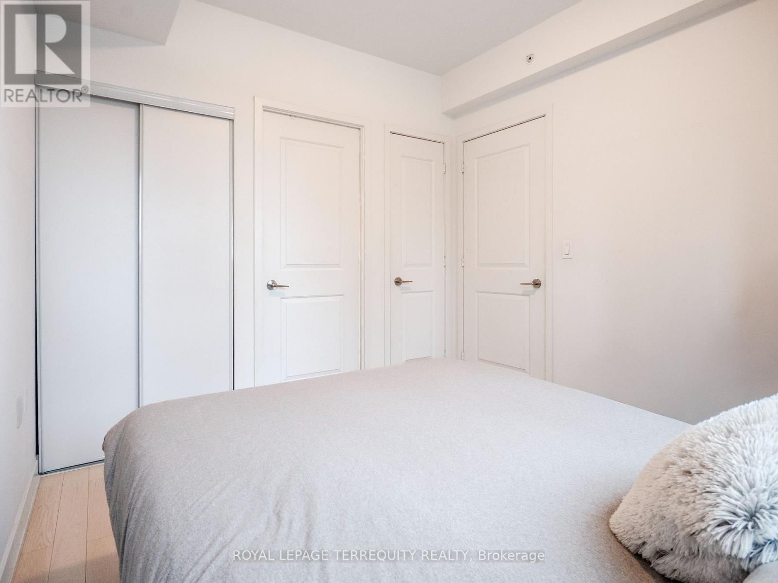 1009 - 1 THE ESPLANADE Image 22