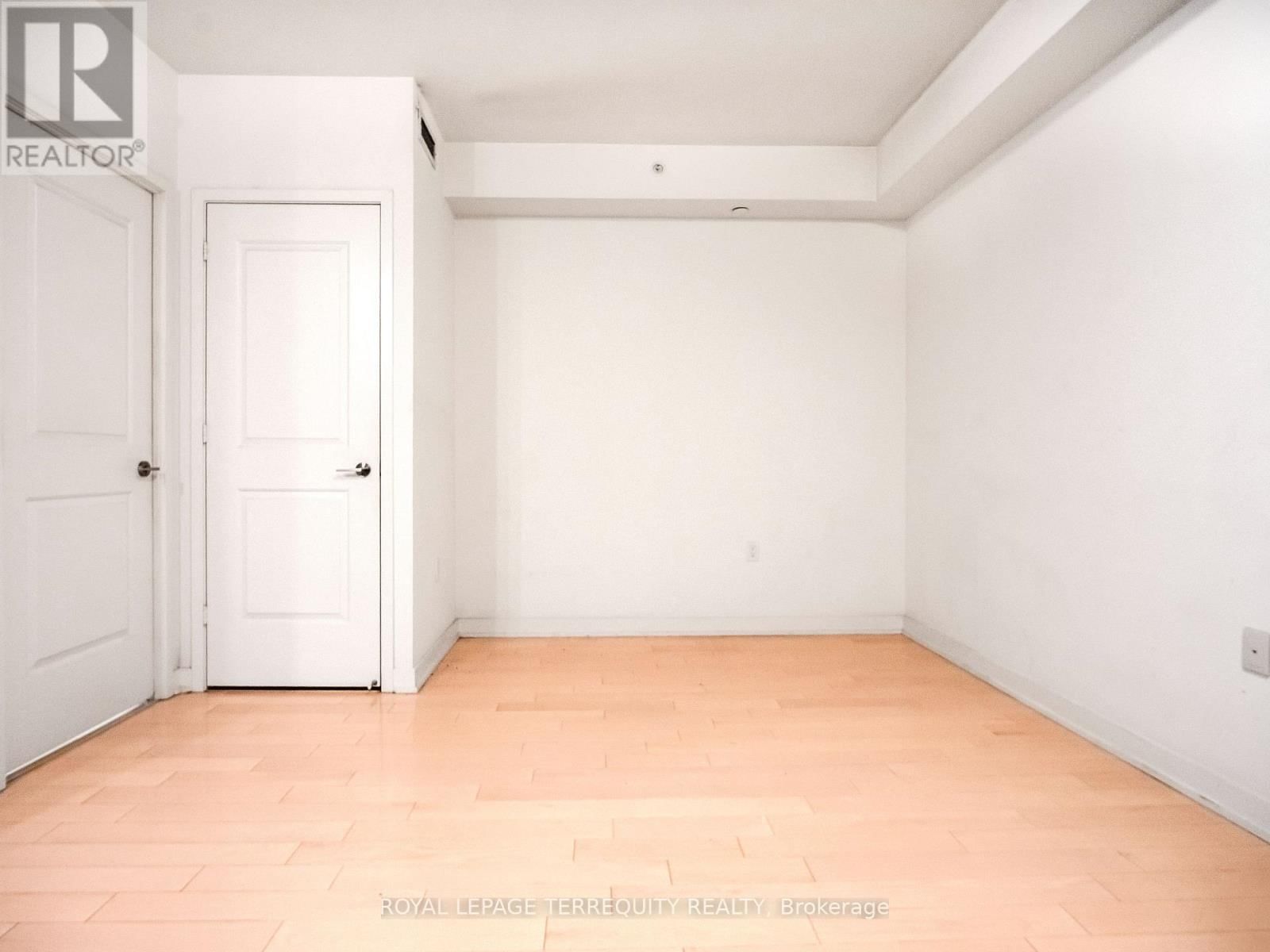 1009 - 1 THE ESPLANADE Image 24