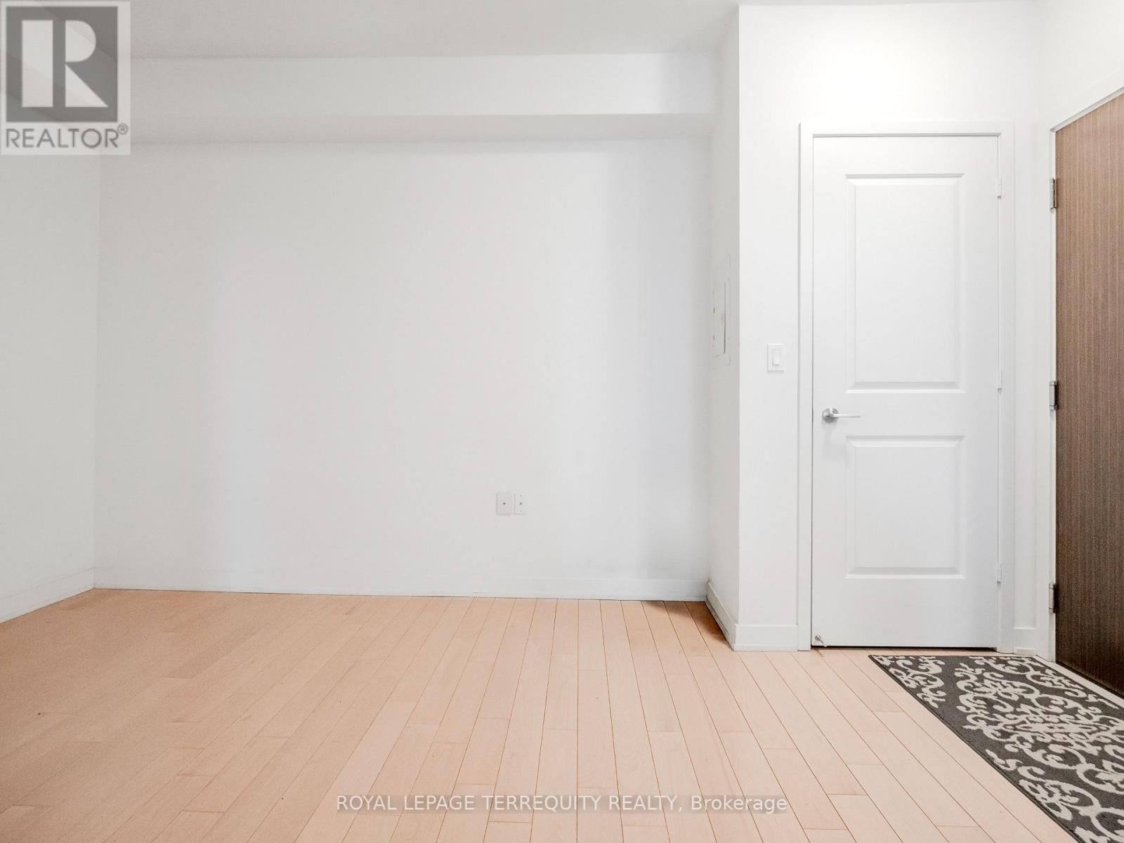 1009 - 1 THE ESPLANADE Image 25