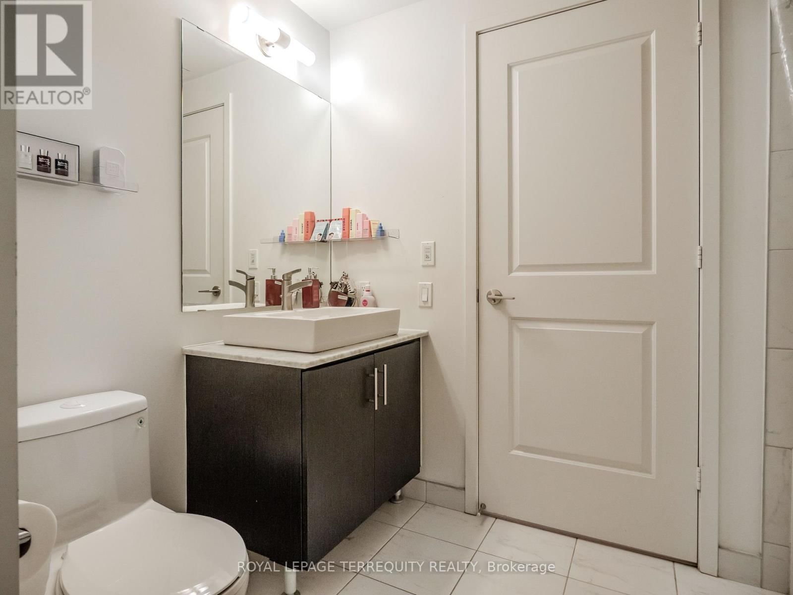 1009 - 1 THE ESPLANADE Image 27