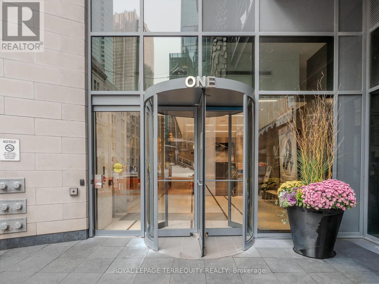 1009 - 1 THE ESPLANADE Image 39