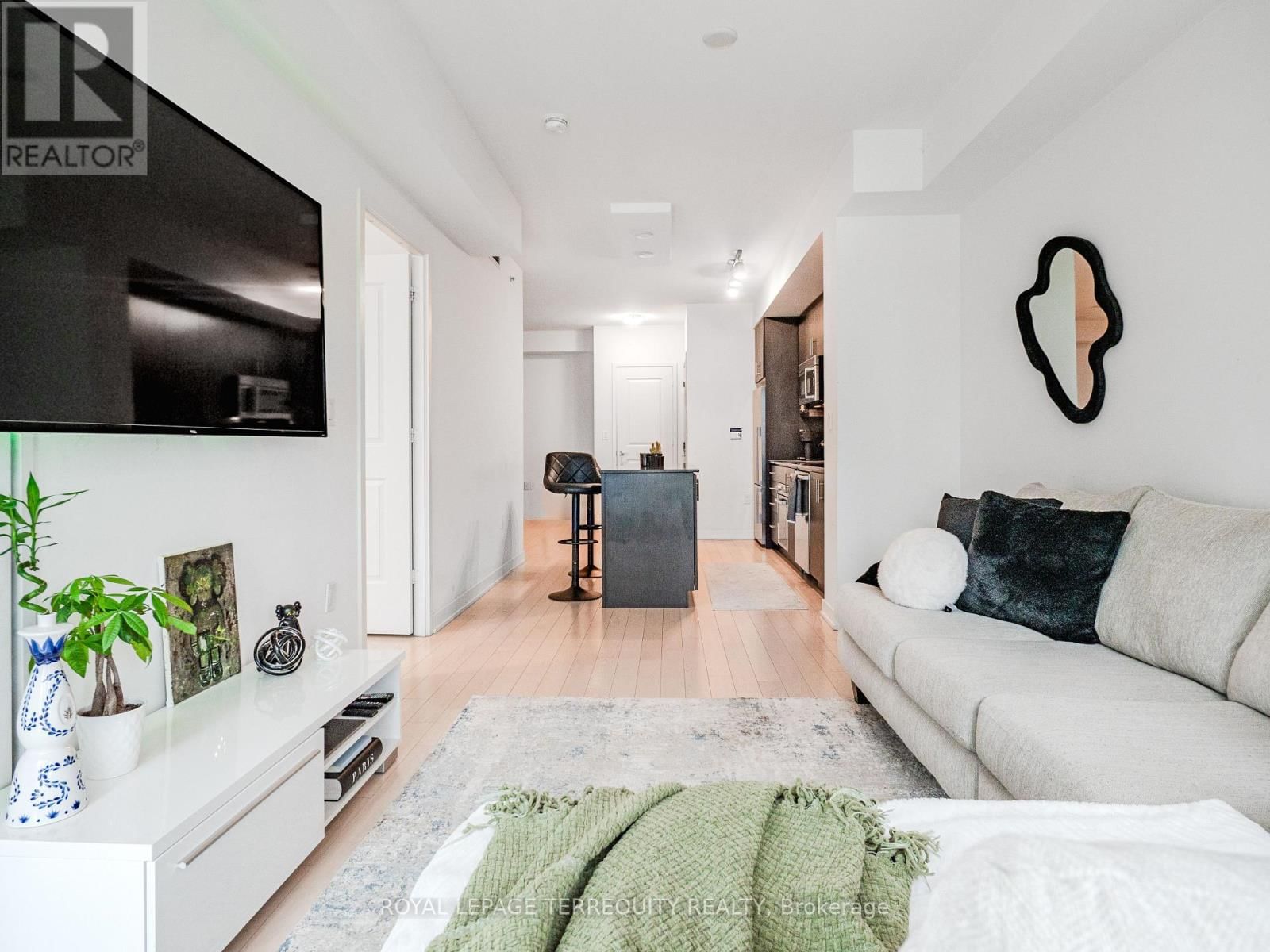 1009 - 1 THE ESPLANADE Image 5