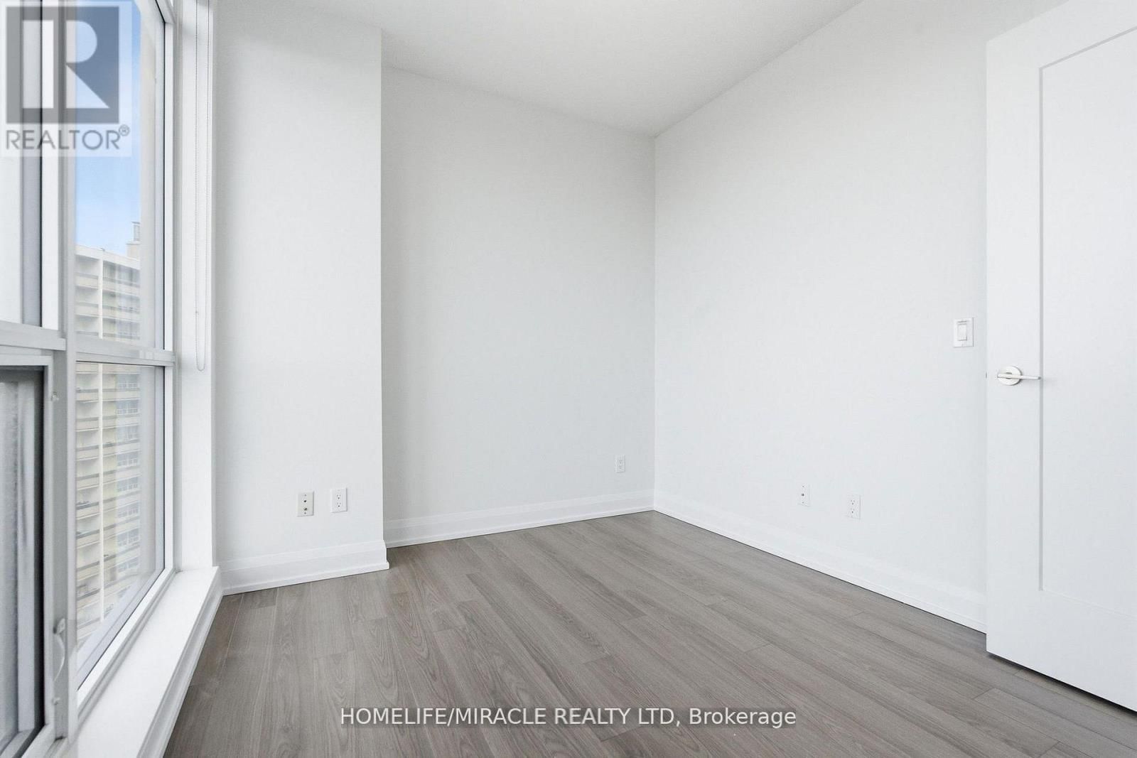 1705 - 18 GRAYDON HALL DRIVE Image 14