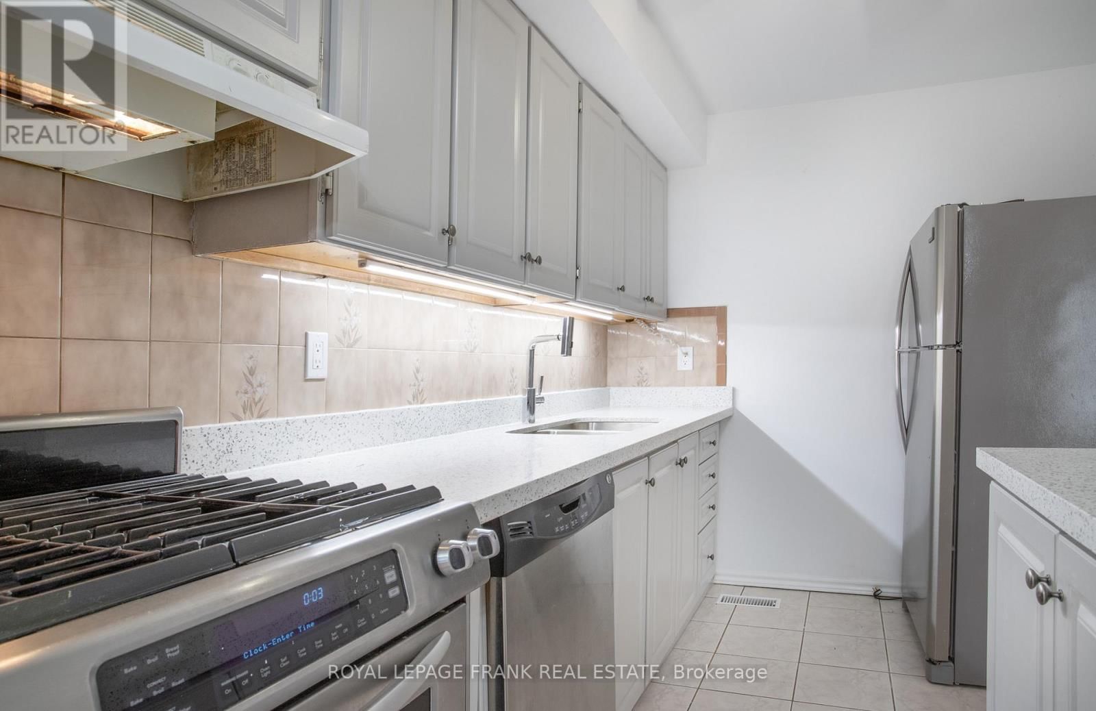 3 ROCK FERN WAY Image 10