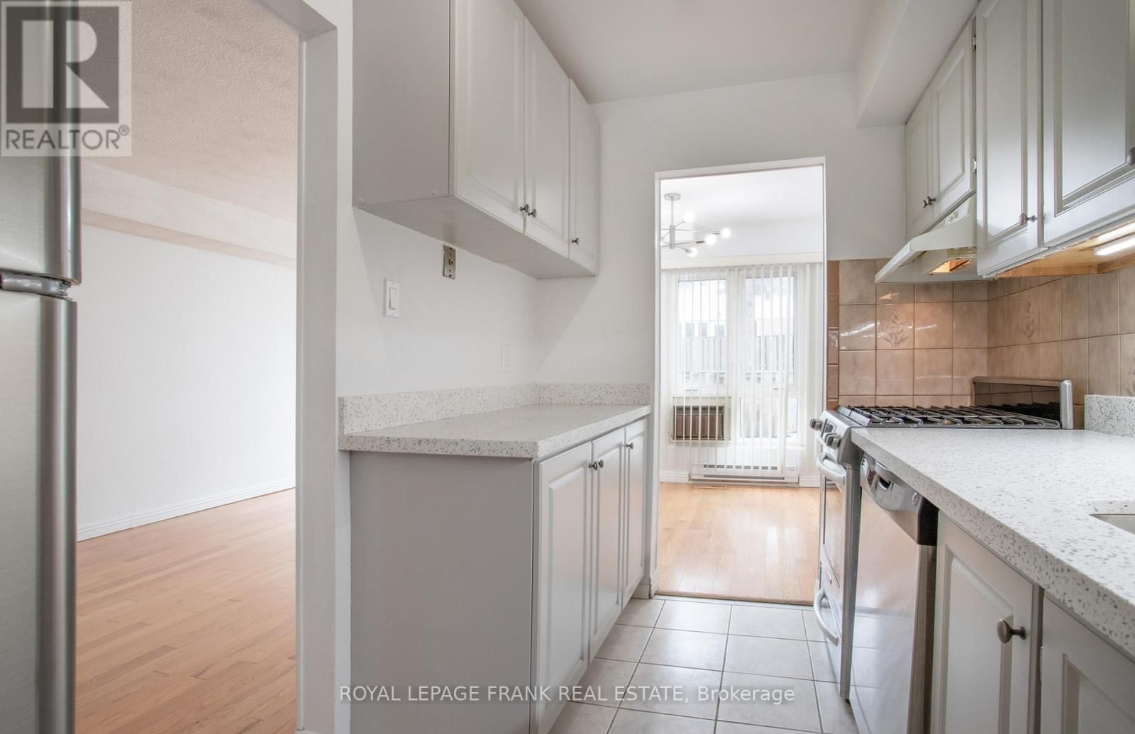 3 ROCK FERN WAY Image 11