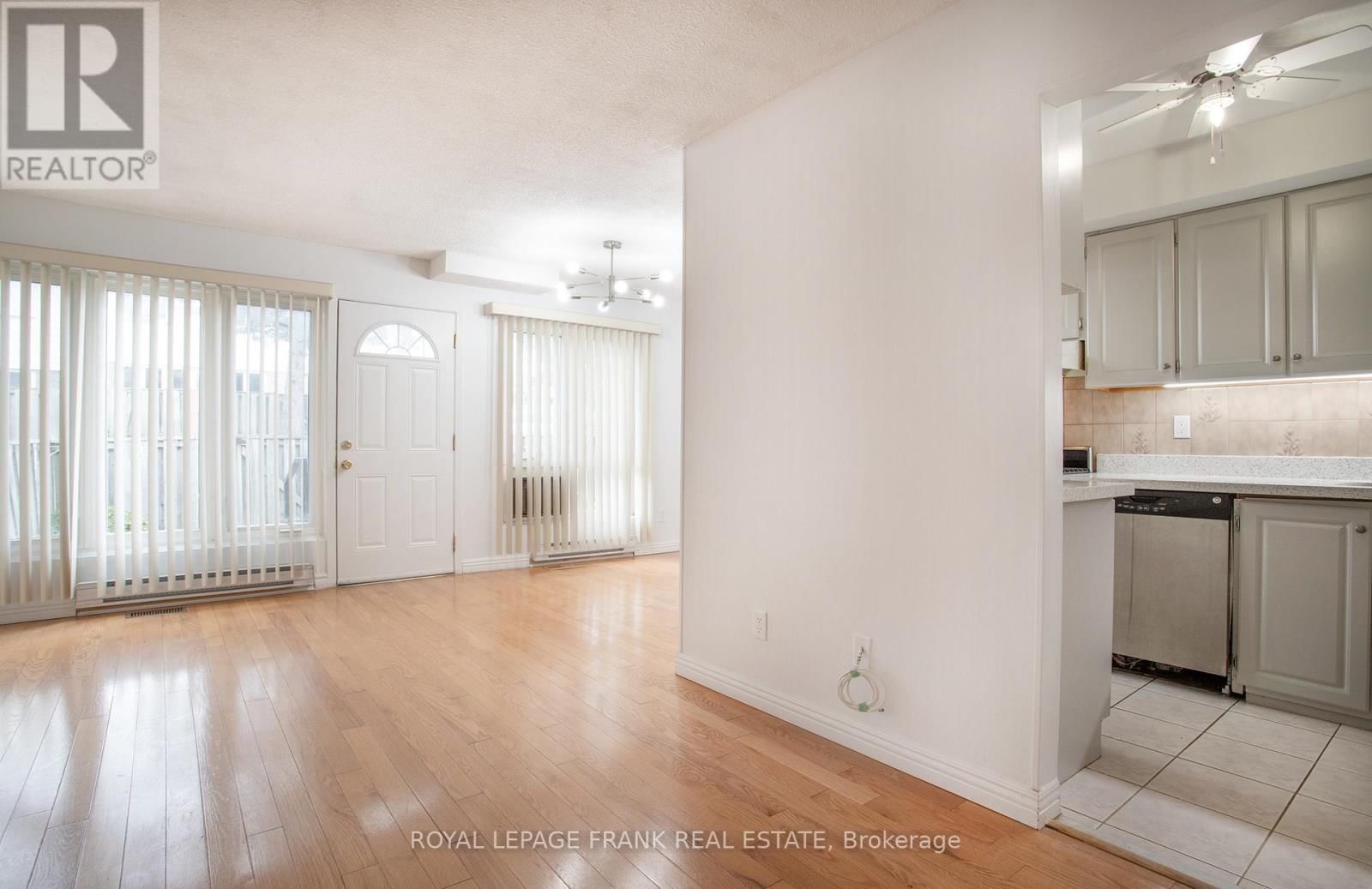 3 ROCK FERN WAY Image 6