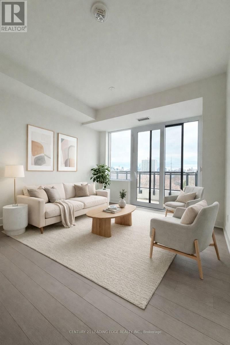 702 - 322 DUPONT STREET Image 4