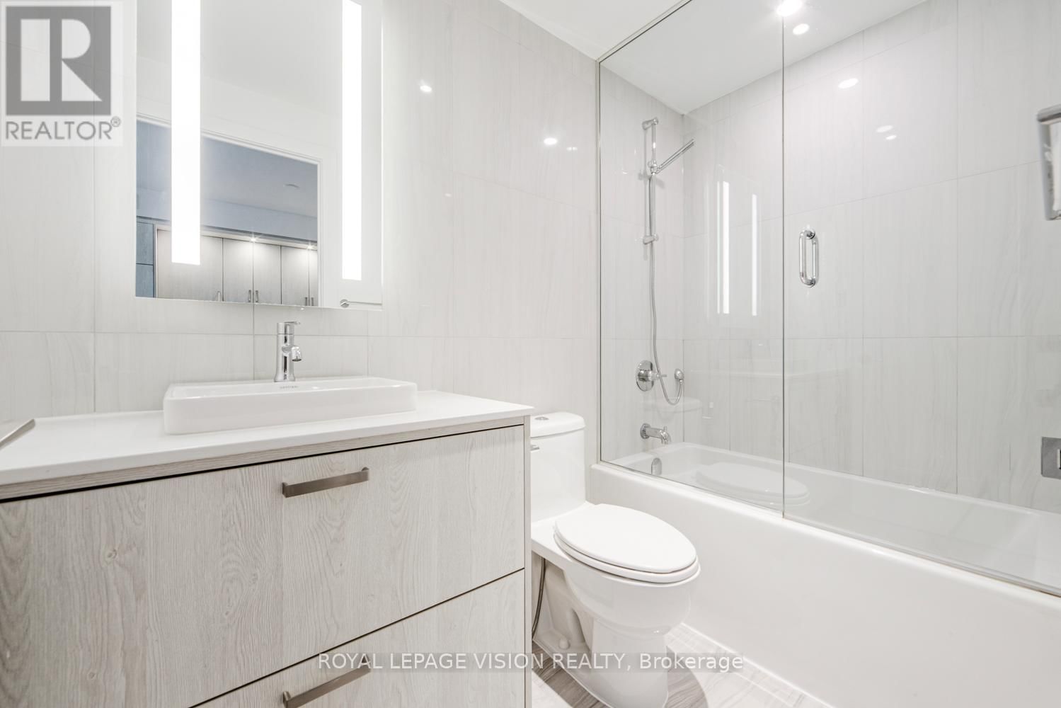 1311 - 480 FRONT STREET WEST Image 32