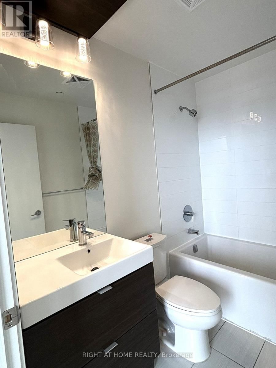 2103 - 62 FOREST MANOR ROAD Image 9