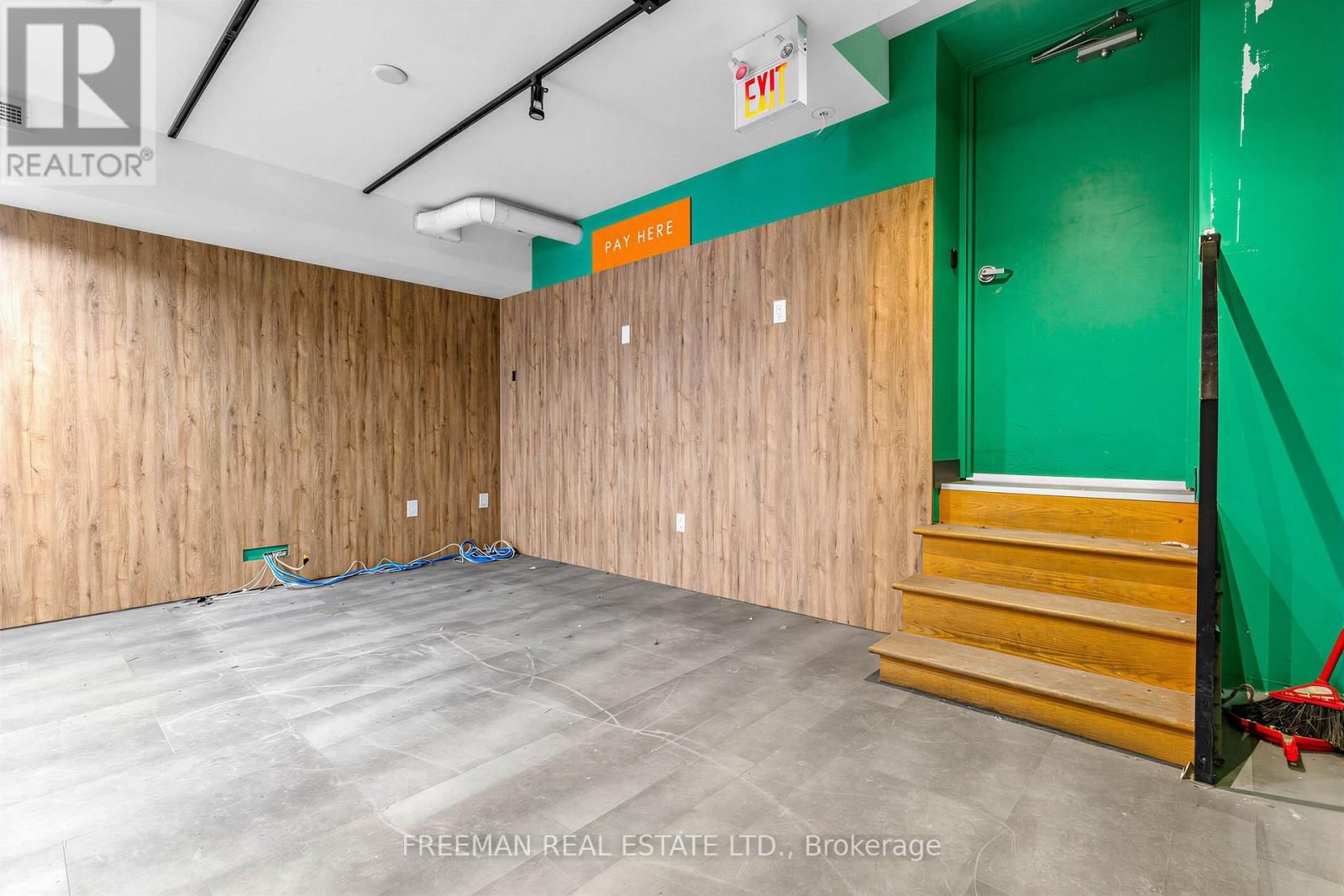 1239 BLOOR STREET WEST Image 12