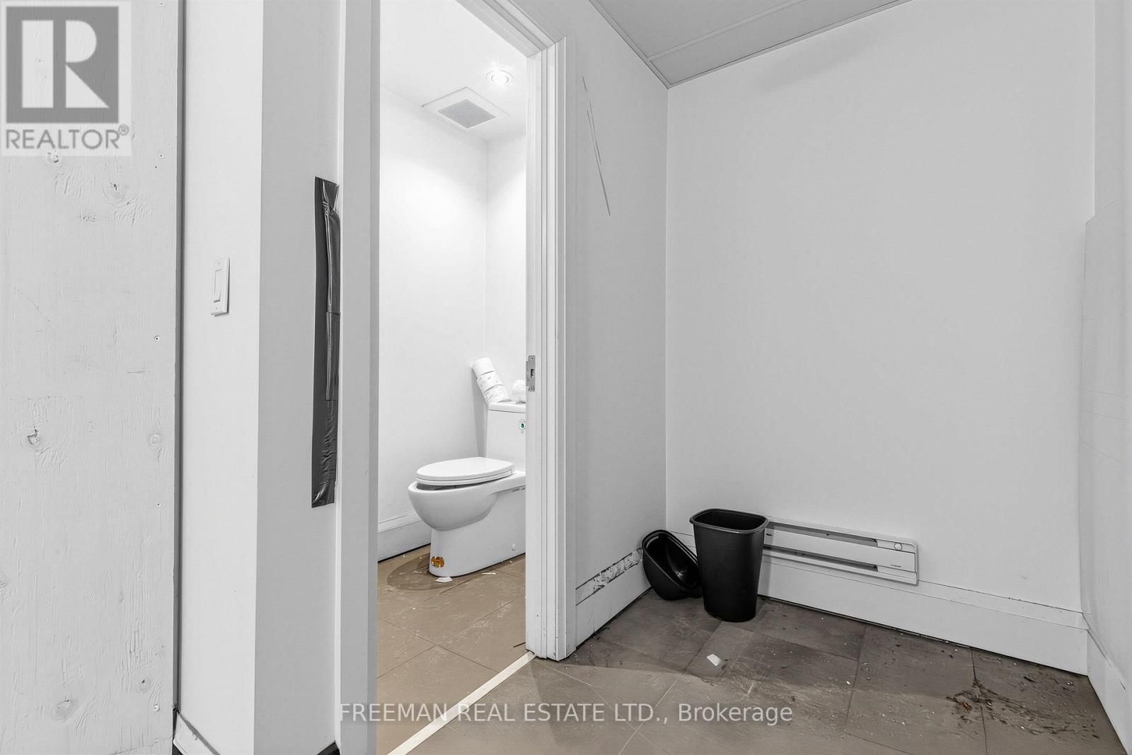 1239 BLOOR STREET WEST Image 14