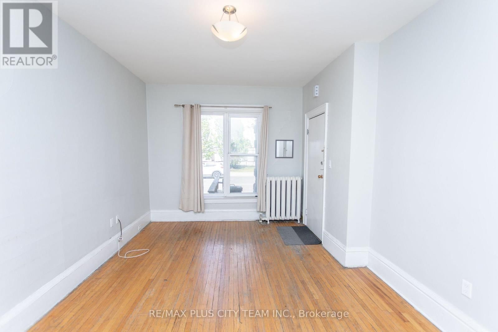 2 - 682 BATHURST STREET Image 1