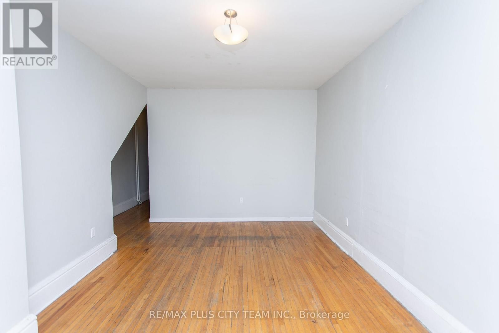 2 - 682 BATHURST STREET Image 3