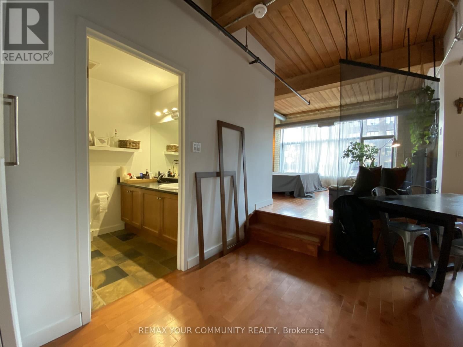 204 - 436 WELLINGTON STREET WEST Image 10