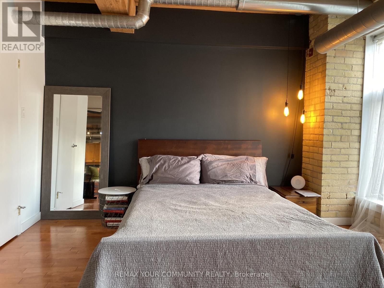 204 - 436 WELLINGTON STREET WEST Image 12