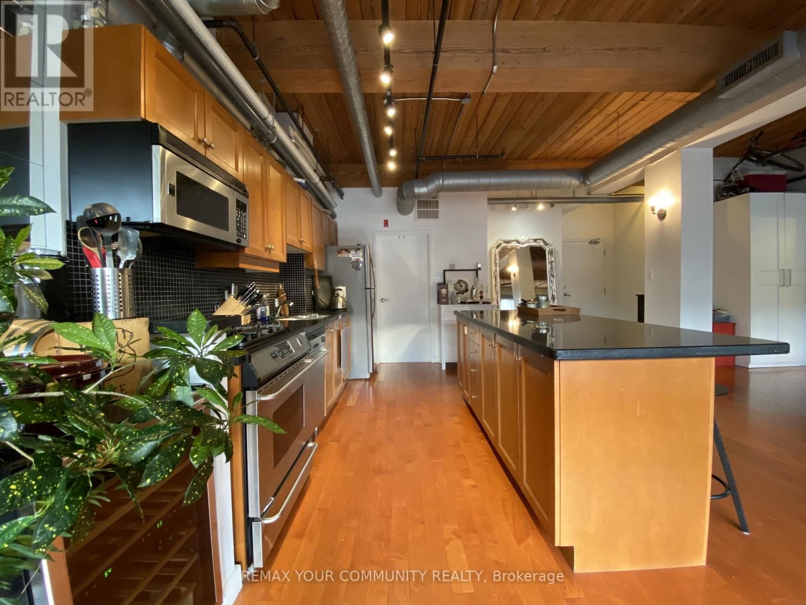 204 - 436 WELLINGTON STREET WEST Image 16