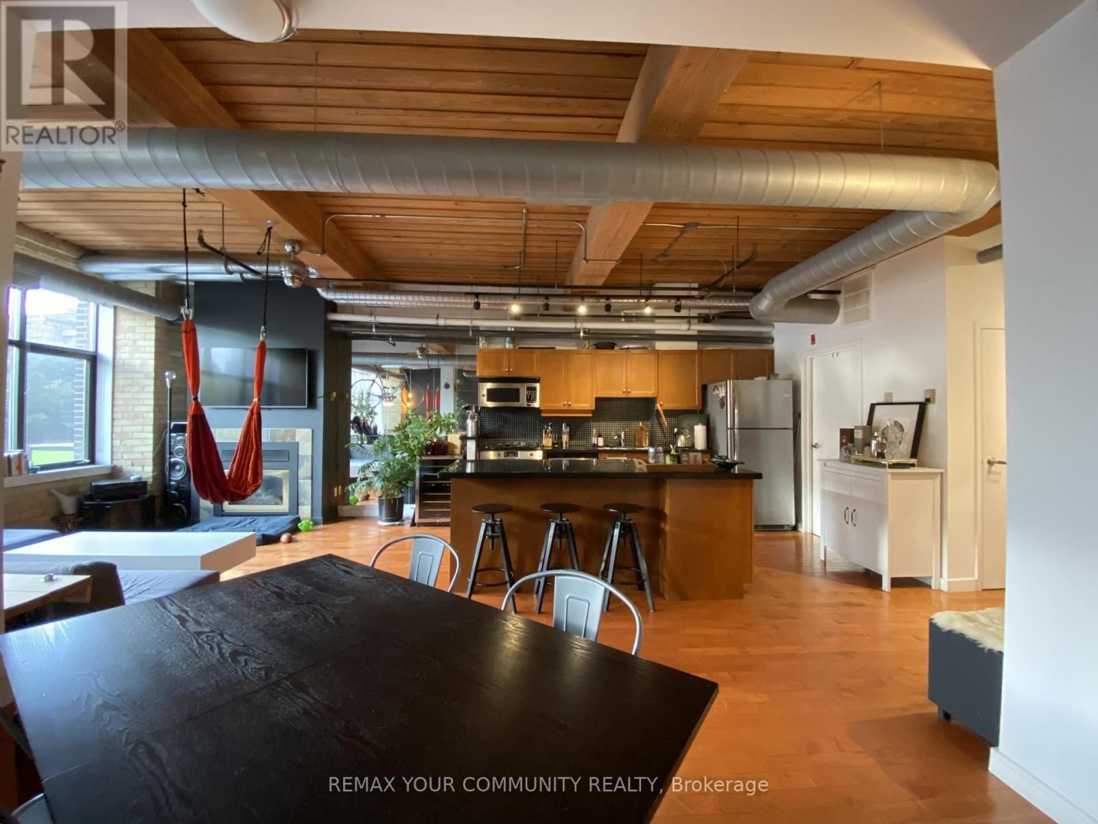 204 - 436 WELLINGTON STREET WEST Image 4