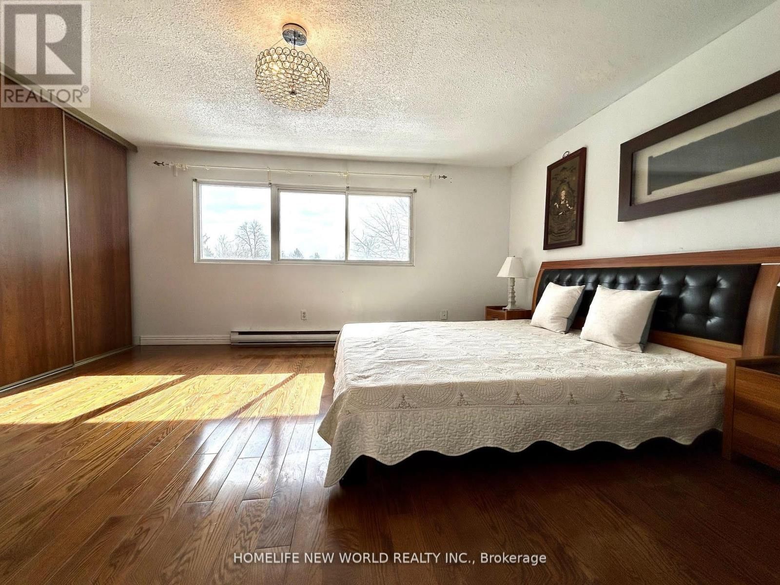 29 JENNY WRENWAY Image 17