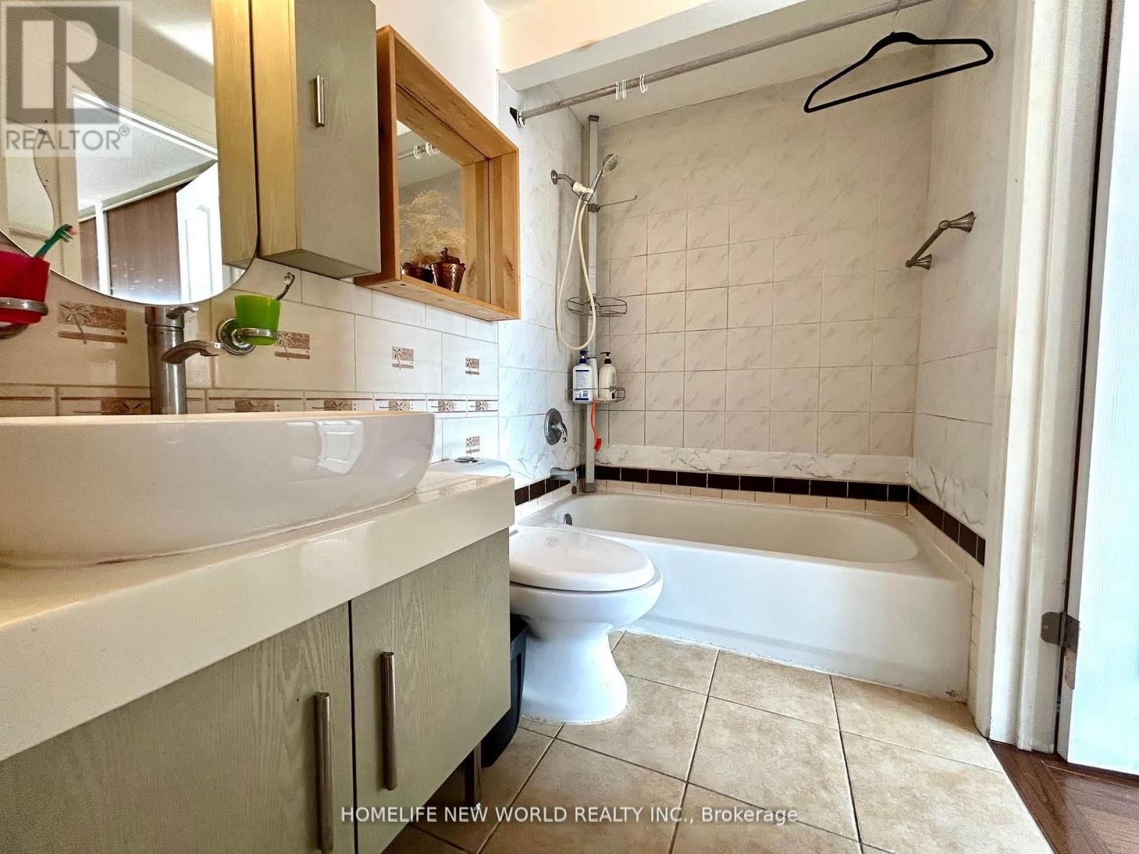 29 JENNY WRENWAY Image 19