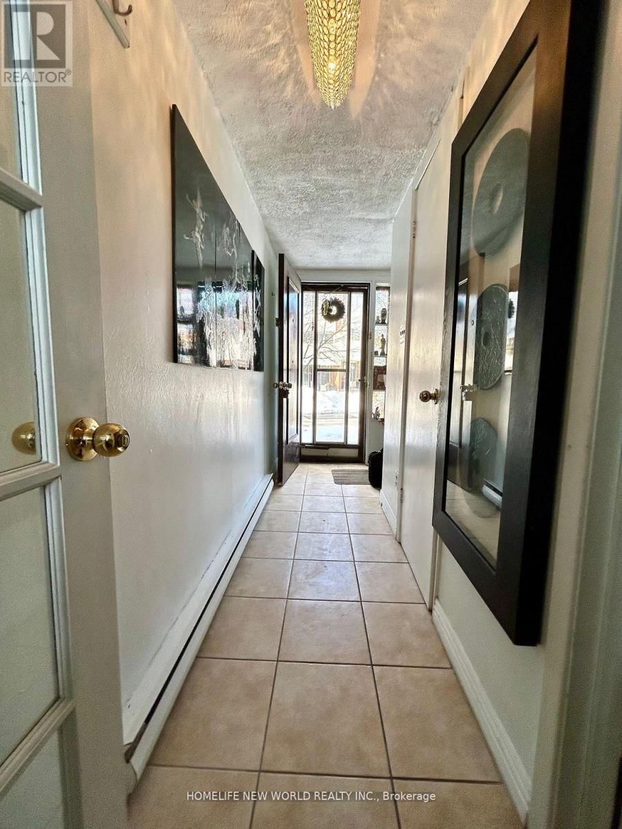 29 JENNY WRENWAY Image 2