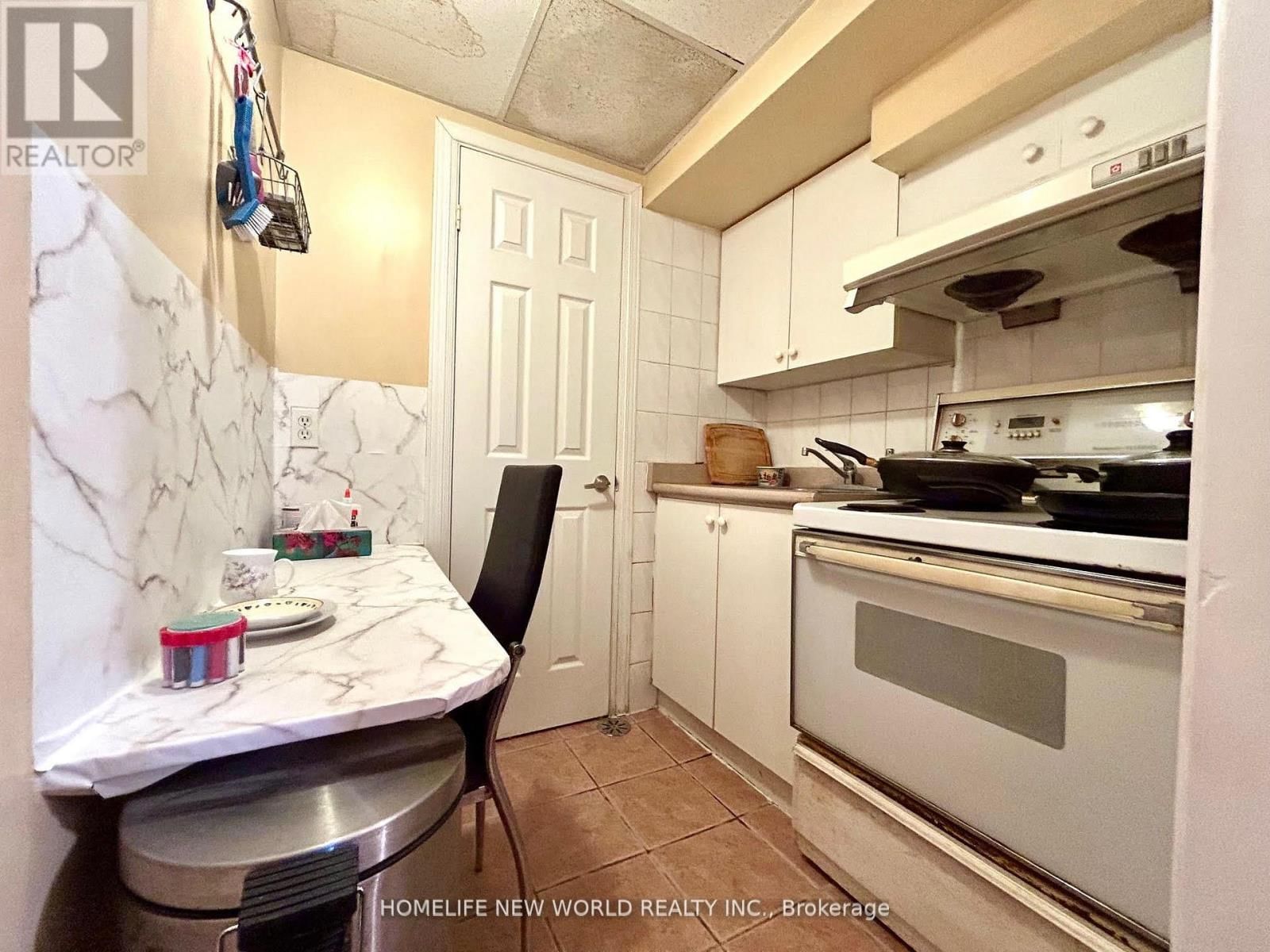 29 JENNY WRENWAY Image 28