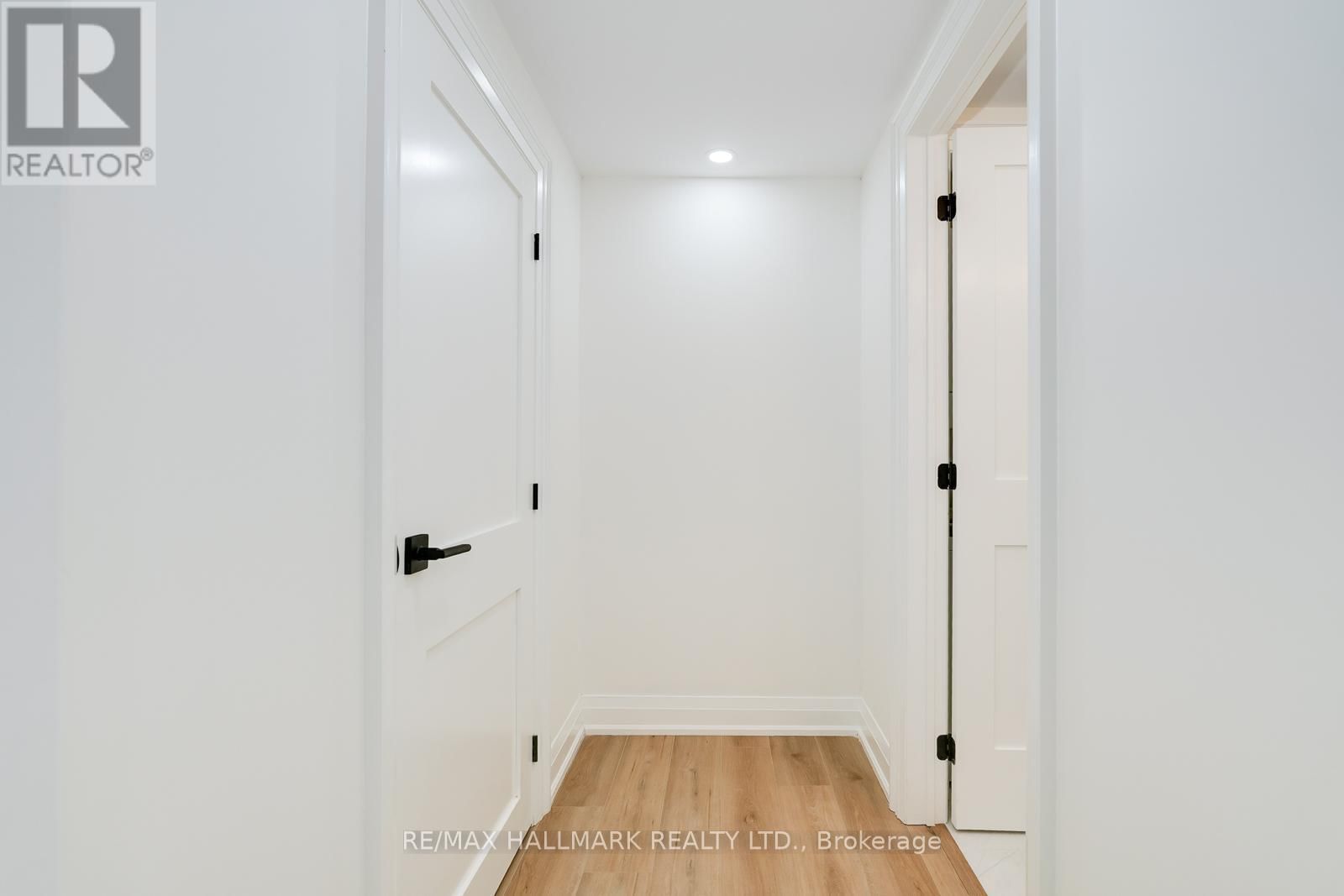 69 SEARLE AVENUE Image 14