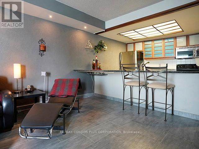 509 - 77 HARBOUR SQUARE Image 16