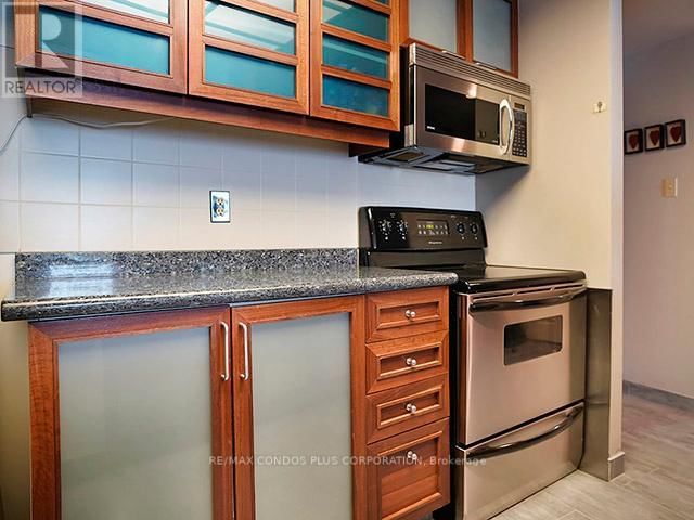 509 - 77 HARBOUR SQUARE Image 19