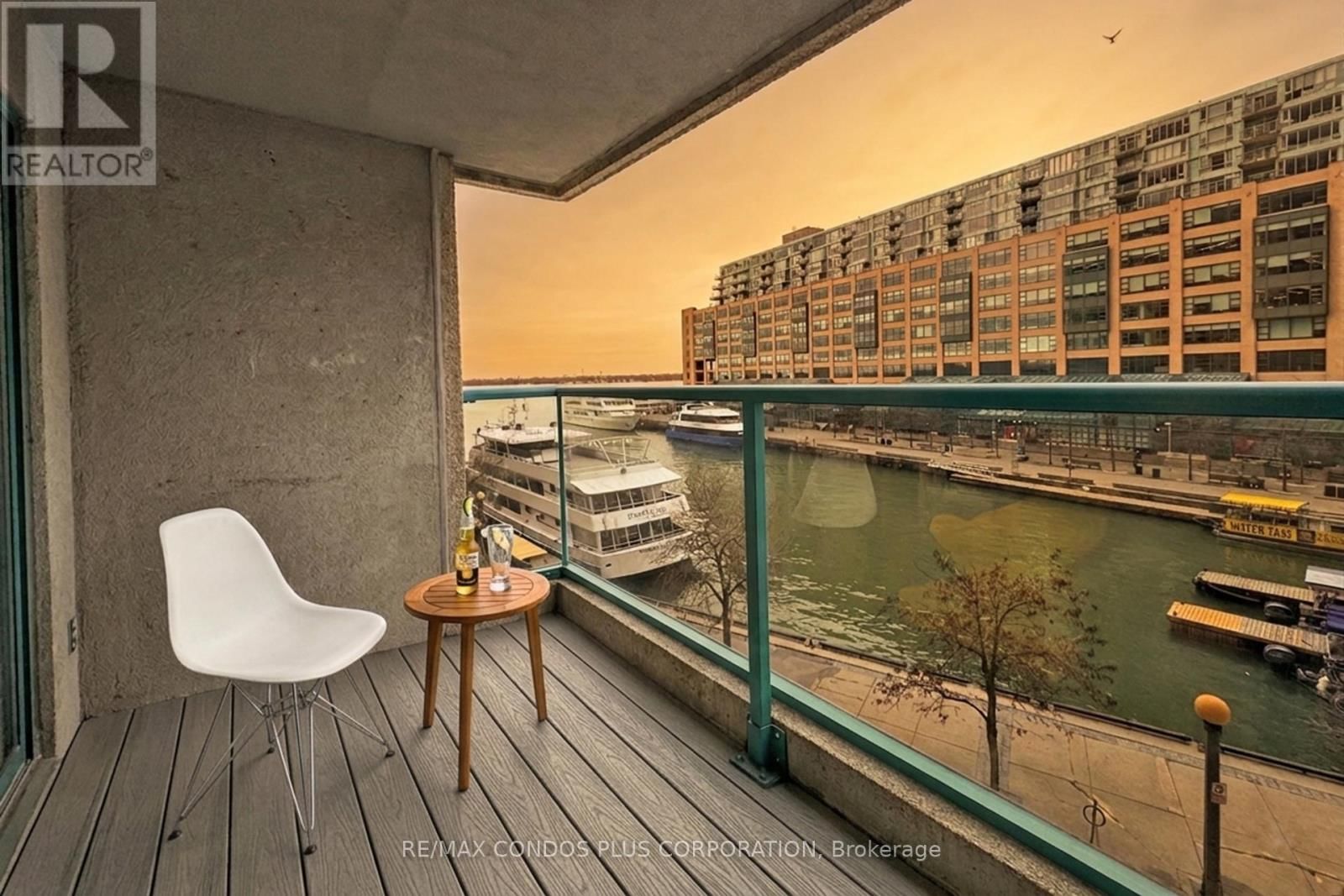 509 - 77 HARBOUR SQUARE Image 2