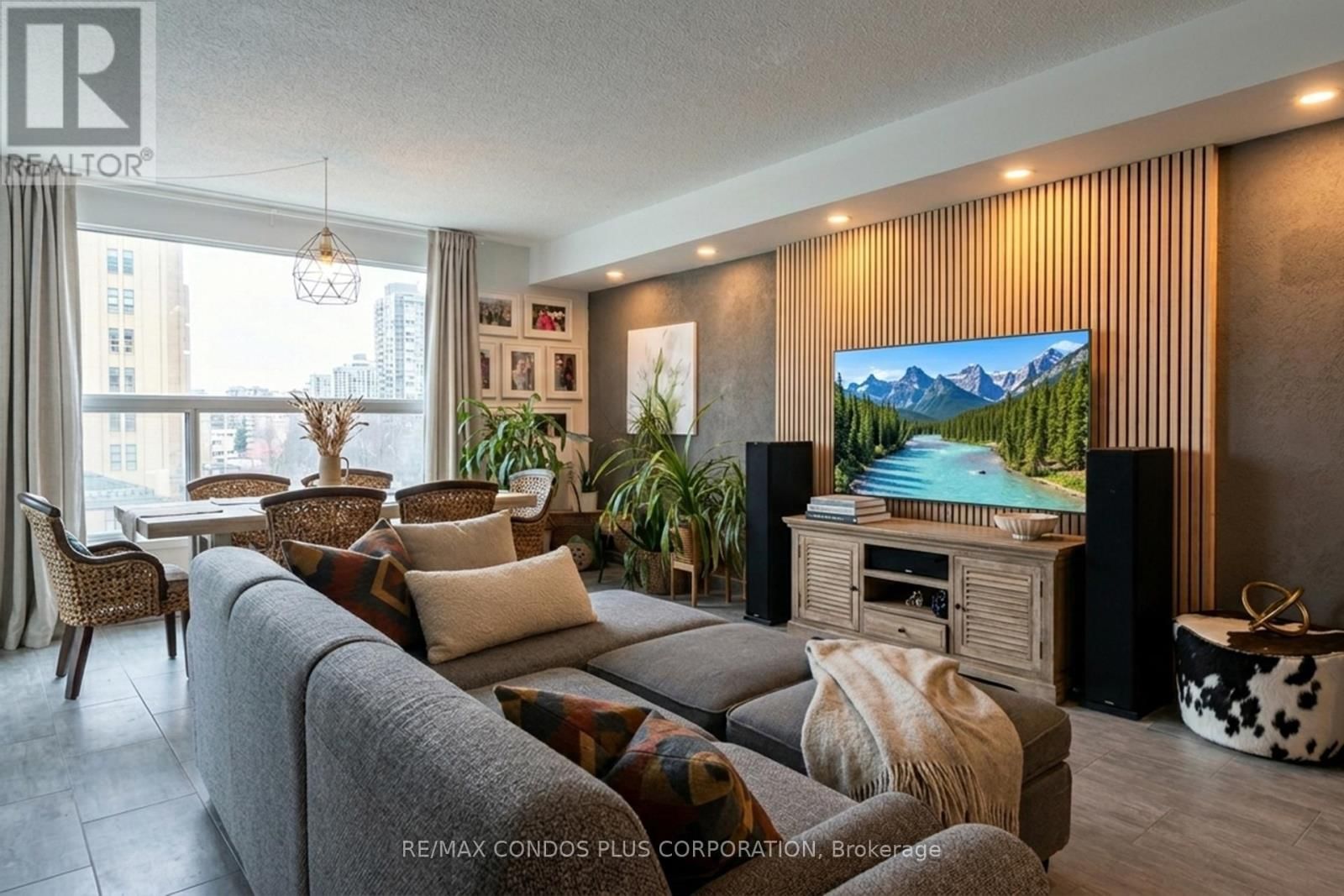 509 - 77 HARBOUR SQUARE Image 7