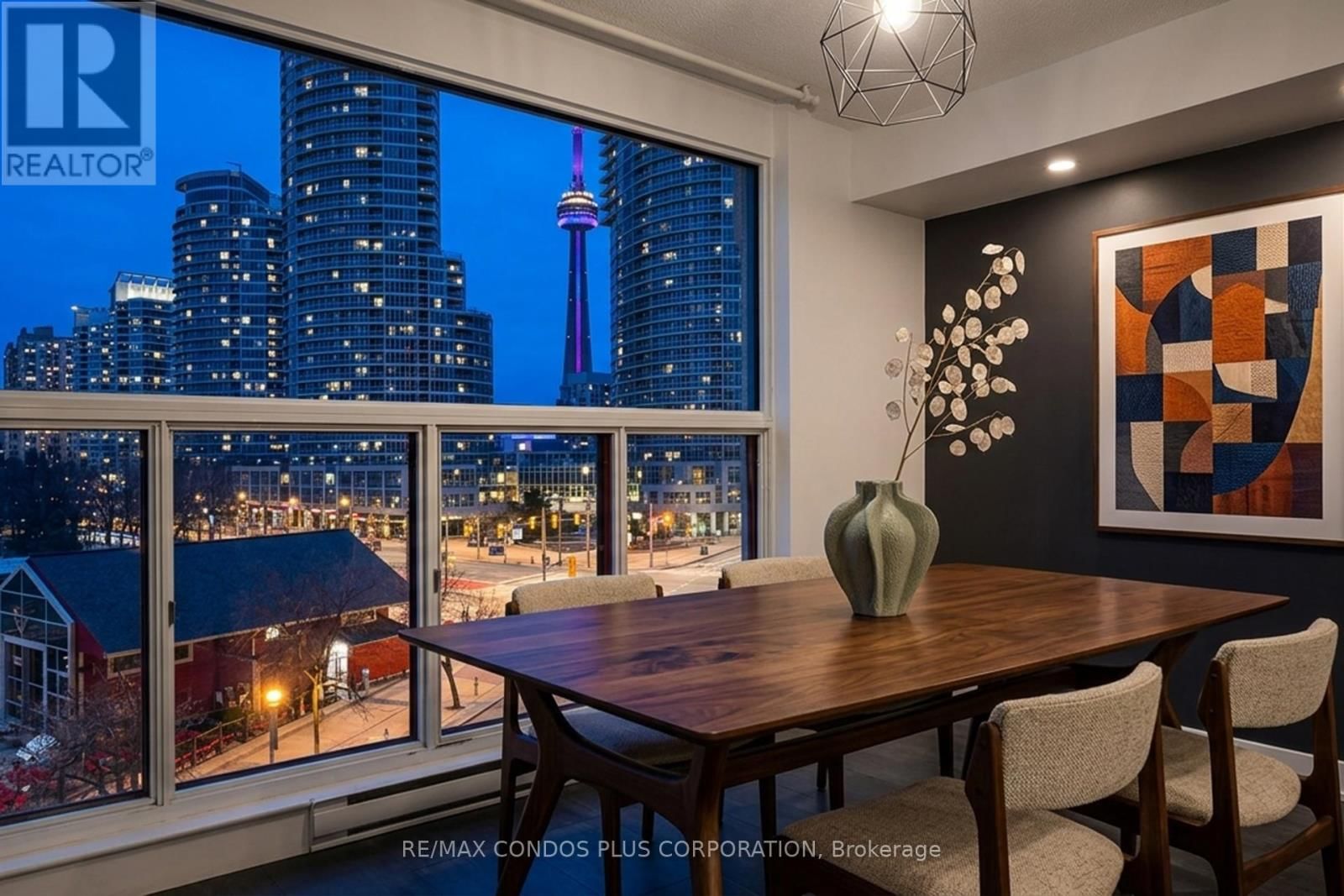 509 - 77 HARBOUR SQUARE Image 8