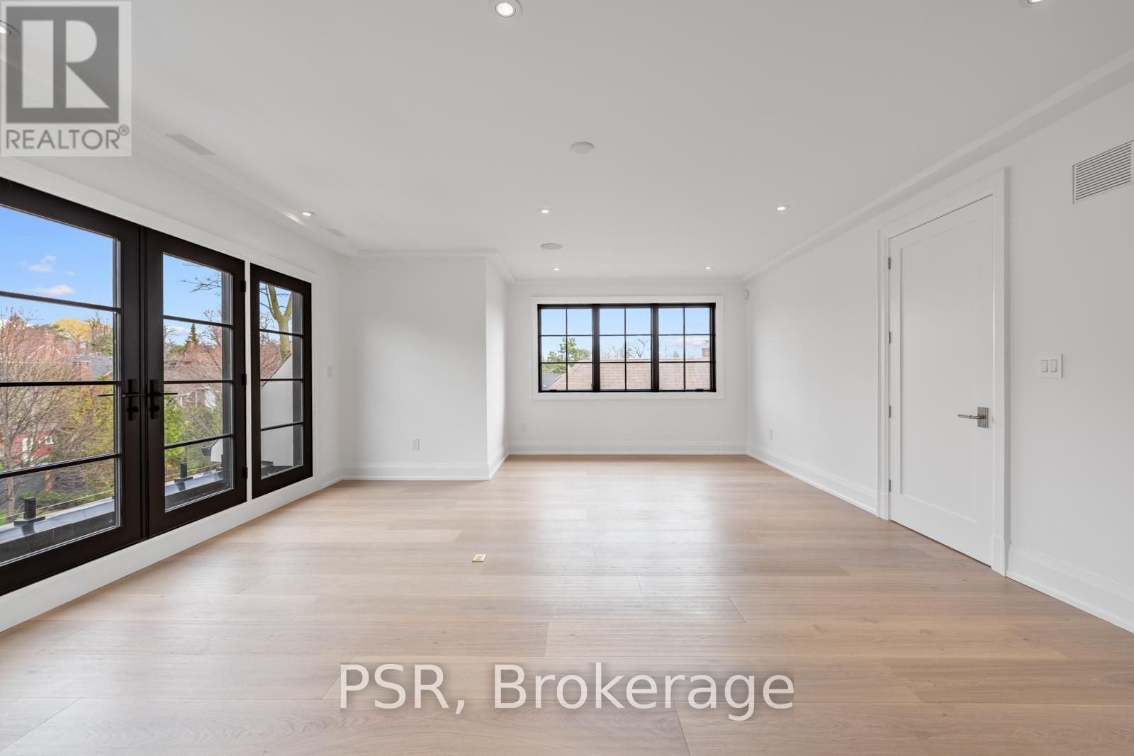 36 AVA ROAD Image 24