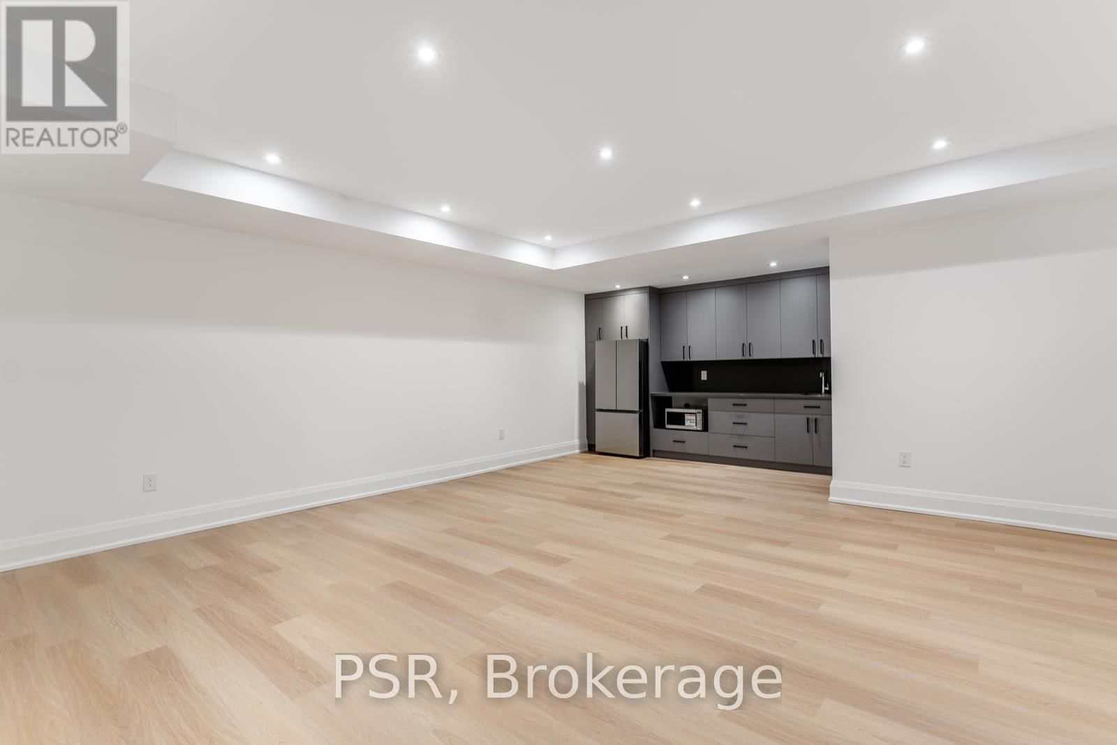 36 AVA ROAD Image 25