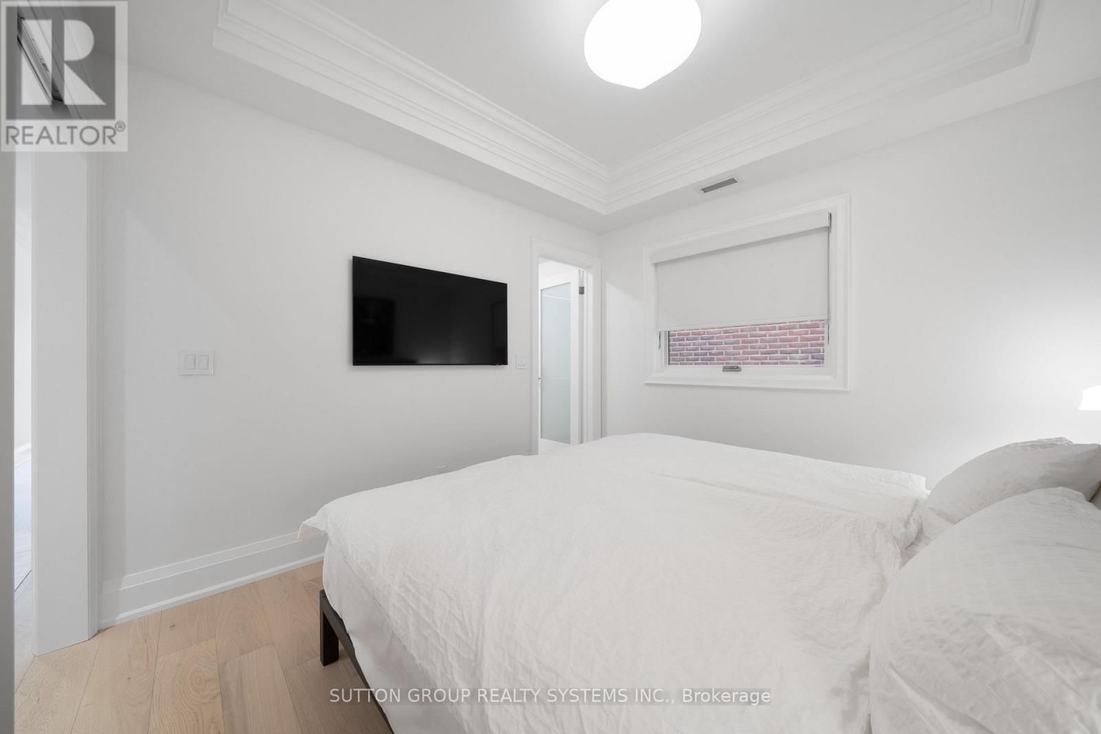 112 ARGYLE STREET Image 16