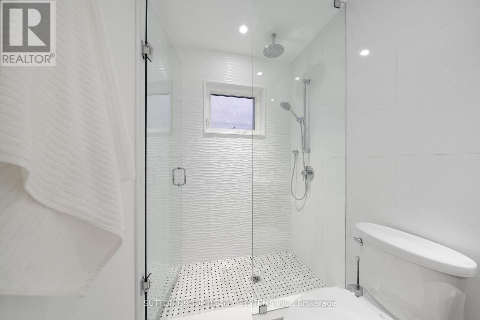 112 ARGYLE STREET Image 9