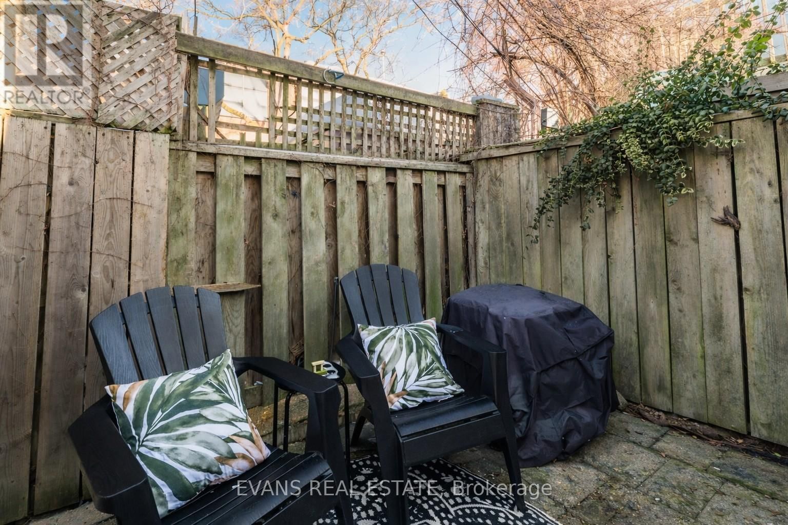 448 GERRARD STREET EAST Image 14