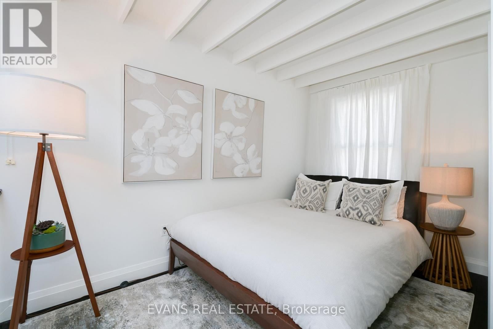 448 GERRARD STREET EAST Image 7