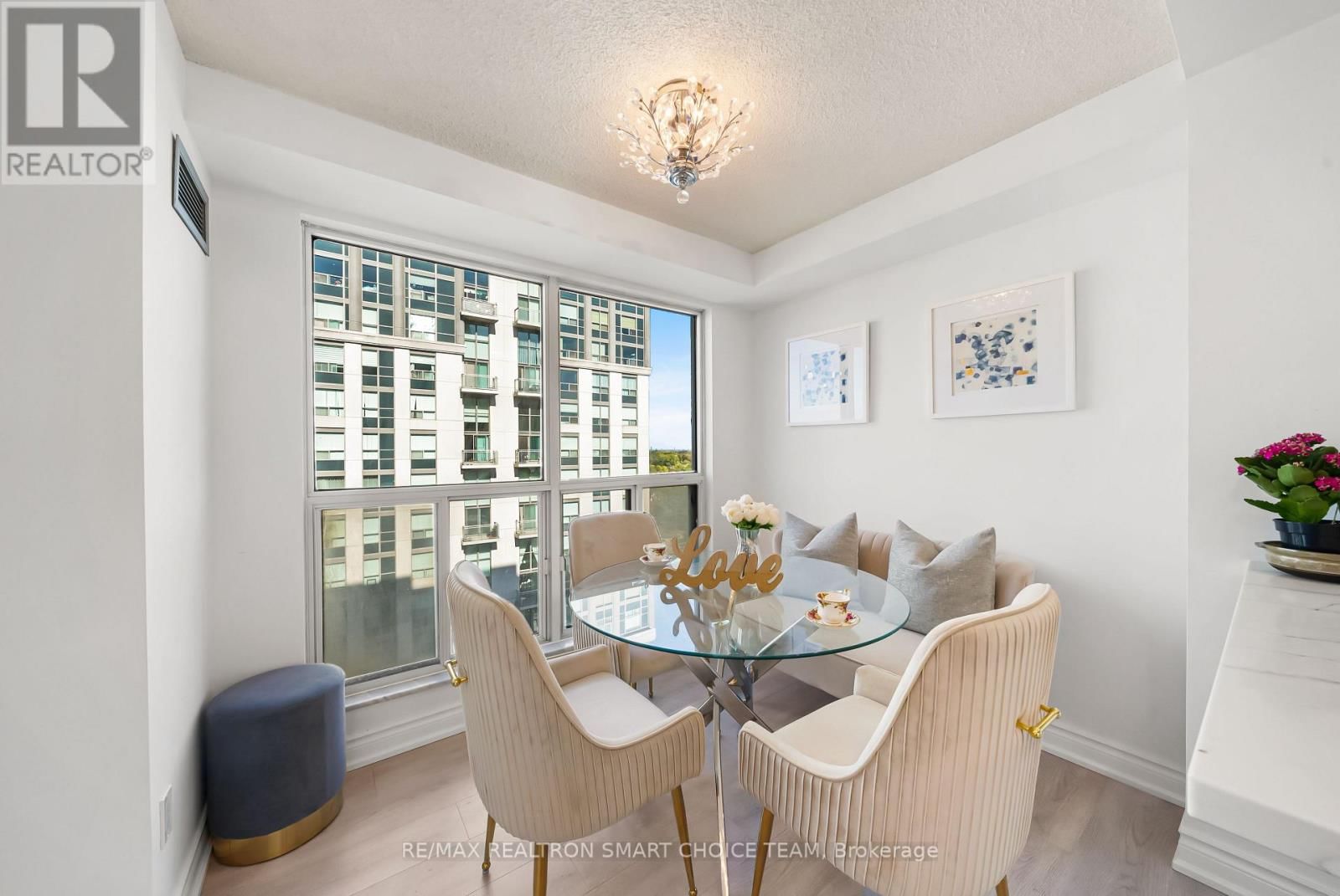 1211 - 28 HOLLYWOOD AVENUE Image 13