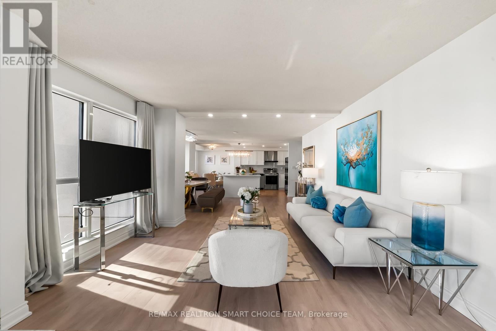 1211 - 28 HOLLYWOOD AVENUE Image 15