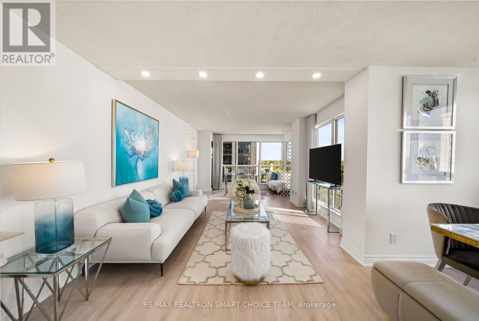 1211 - 28 HOLLYWOOD AVENUE Image 17