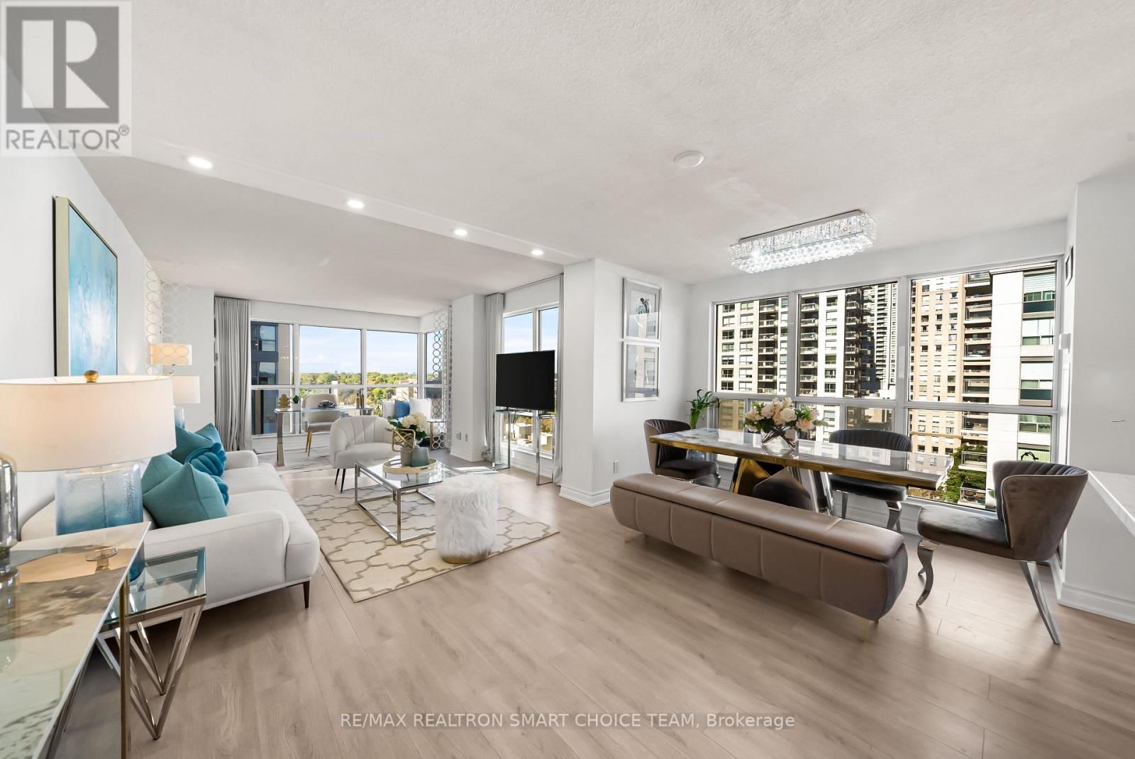 1211 - 28 HOLLYWOOD AVENUE Image 19