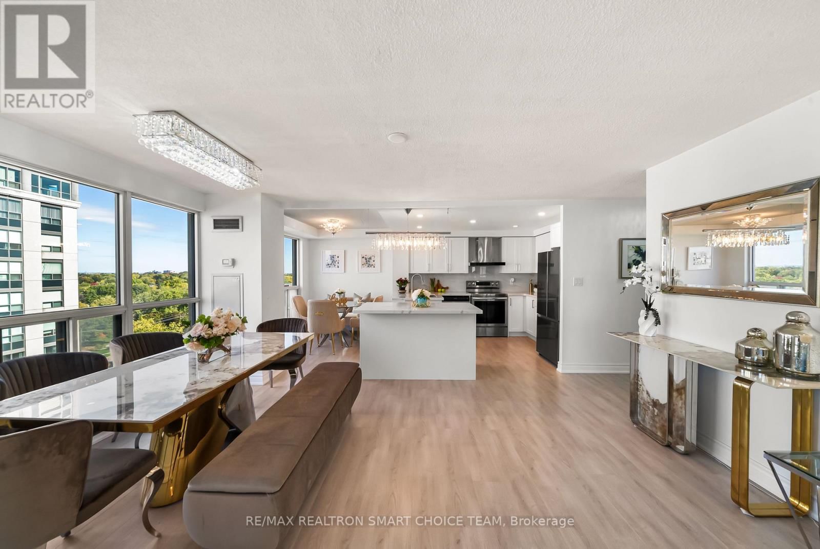 1211 - 28 HOLLYWOOD AVENUE Image 21